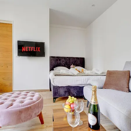 Byron Au Coeur Des Champs-elysees Apartament