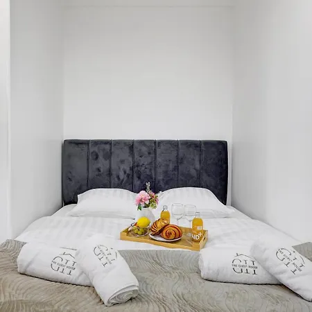 Byron Au Coeur Des Champs-elysees Apartament